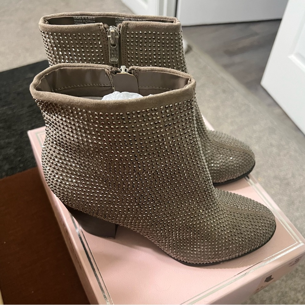 Elegant Studded Juicy Couture Ankle Boots